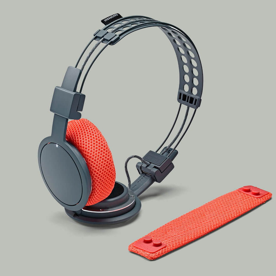 Urbanears hellas как подключить к телефону