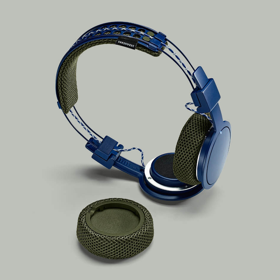 Urbanears hellas как подключить к телефону