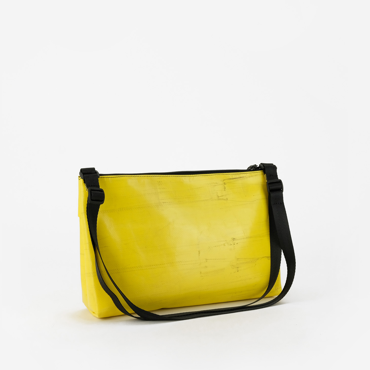 FREITAG :: LOU F553 :: The small-size shoulder bag made of recycled