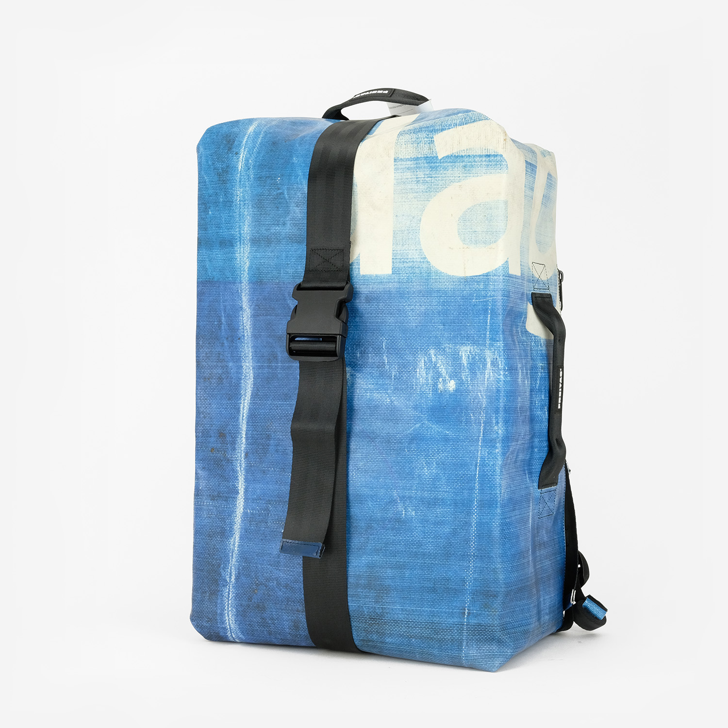 FREITAG :: VOYAGER F512 :: A perfect Cabinluggage-proof travel companion..