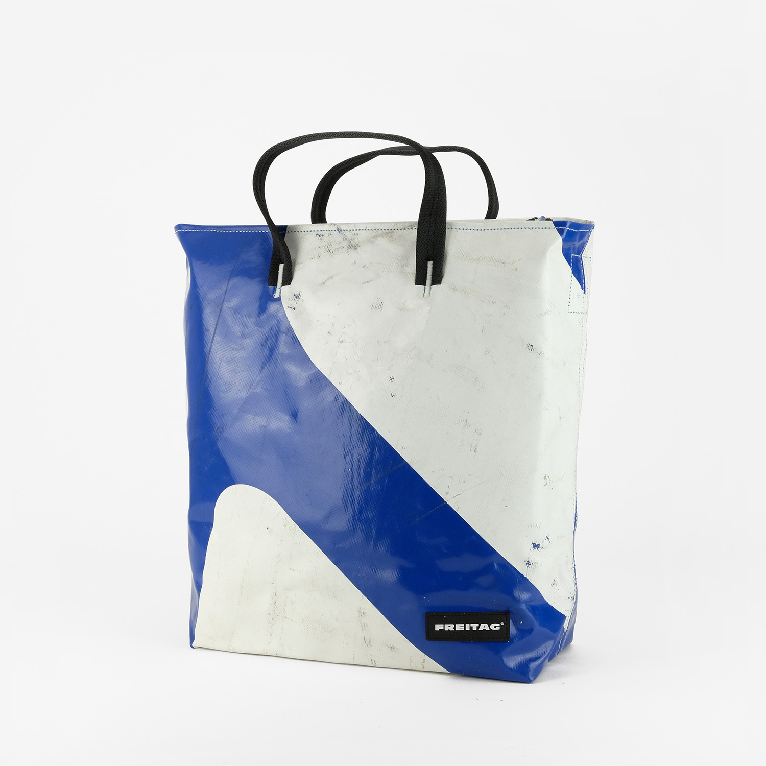 FREITAG :: BOB F203 :: Robust, water-repellent and four-seasons-proofed.