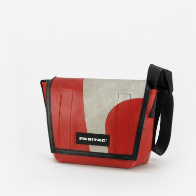 FREITAG :: LASSIE F11 :: Messenger classic, size Small.