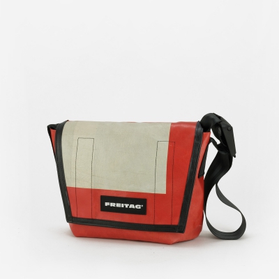 FREITAG :: LASSIE F11 :: Messenger classic, size Small.